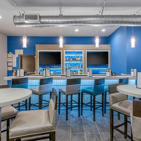 Clarion Inn & Suites Dfw North Irving Eksteriør bilde