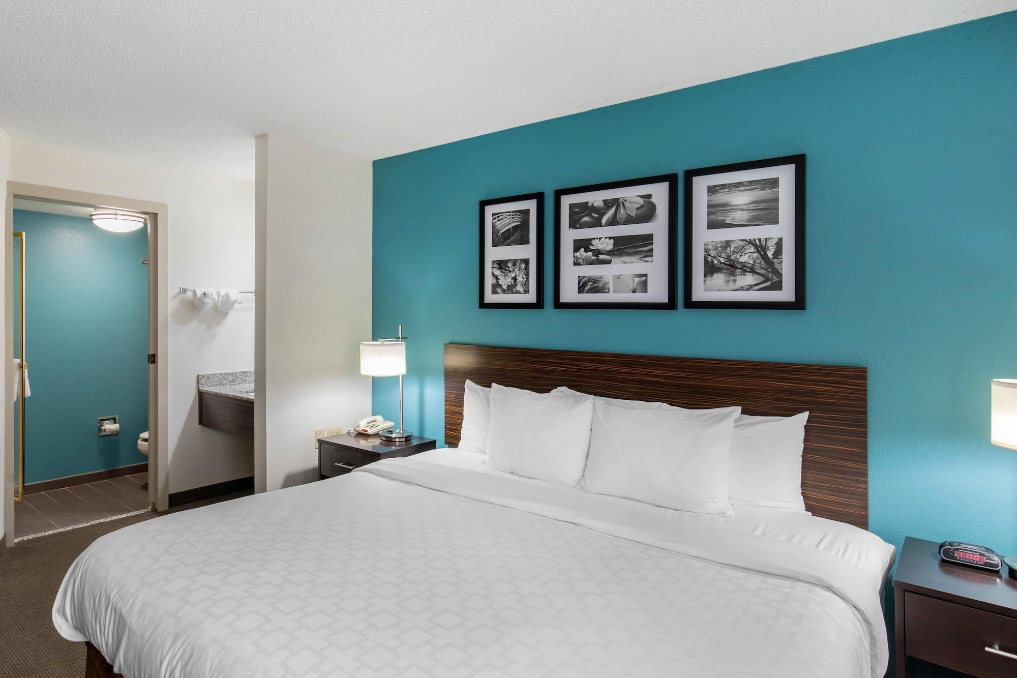 Clarion Inn & Suites Dfw North Irving Eksteriør bilde