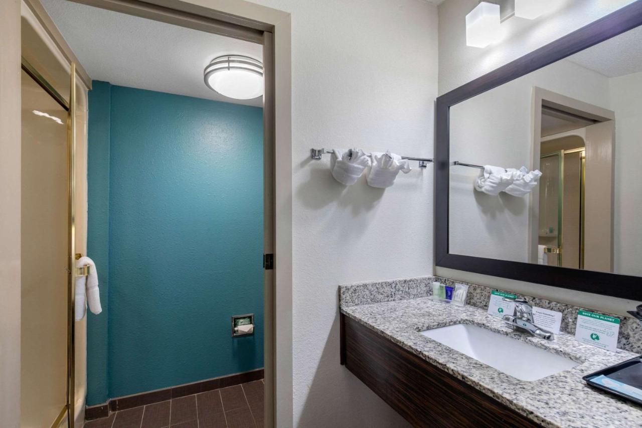 Clarion Inn & Suites Dfw North Irving Eksteriør bilde