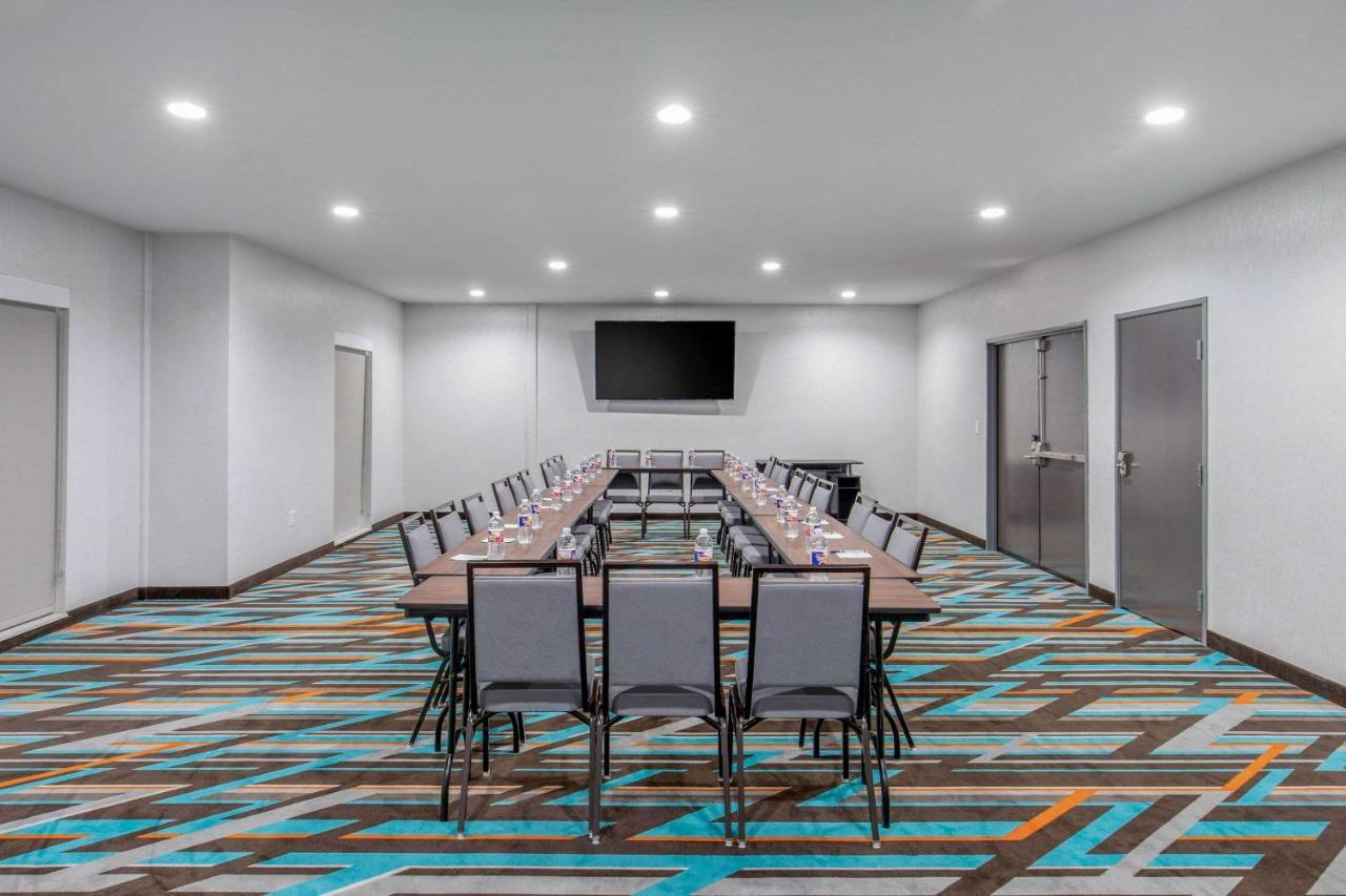 Clarion Inn & Suites Dfw North Irving Eksteriør bilde